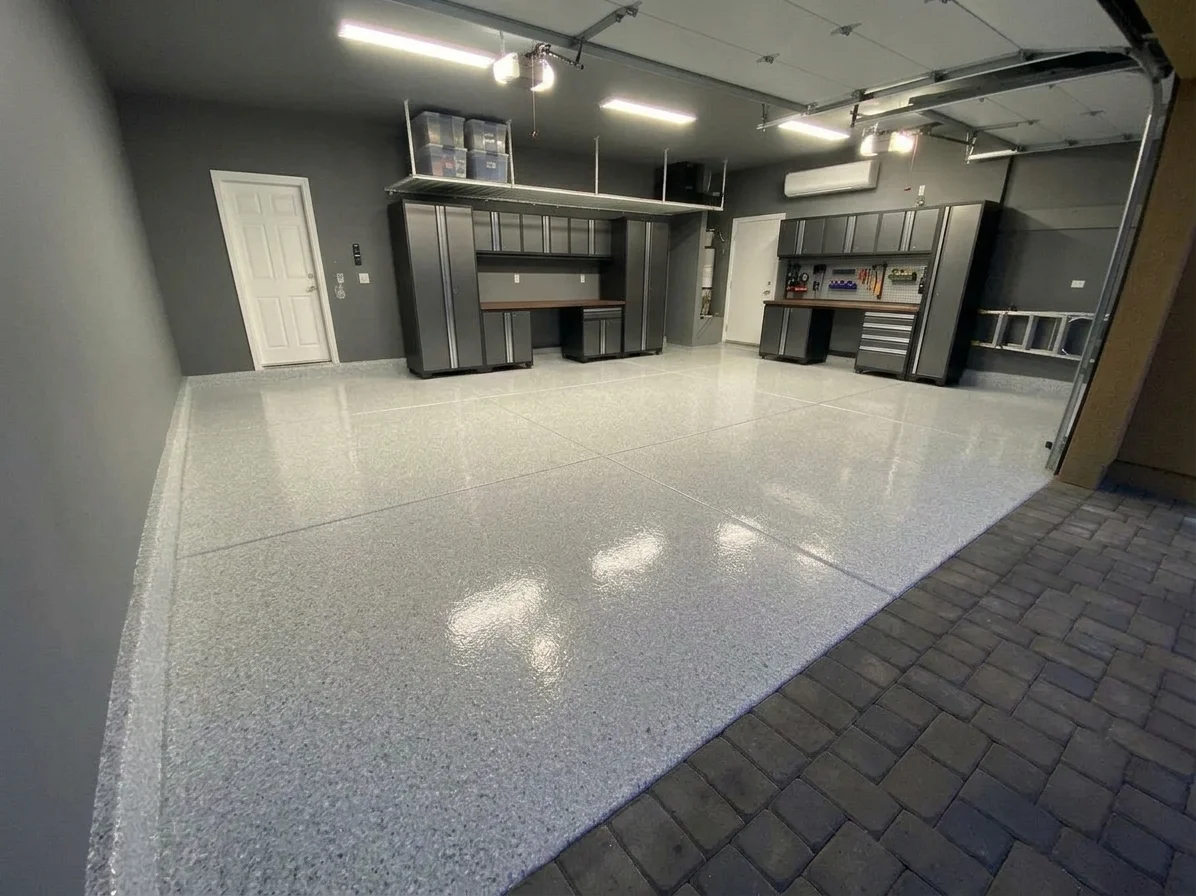Light gray flake finish in a garage